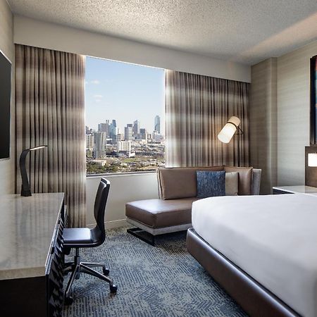 Renaissance Dallas Hotel Exterior foto