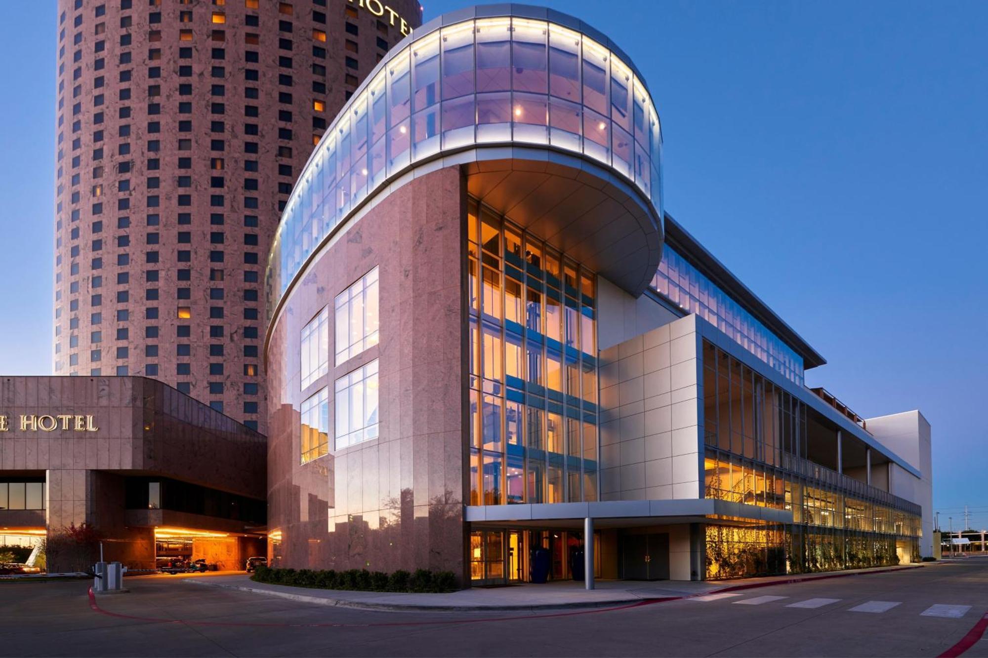 Renaissance Dallas Hotel Exterior foto